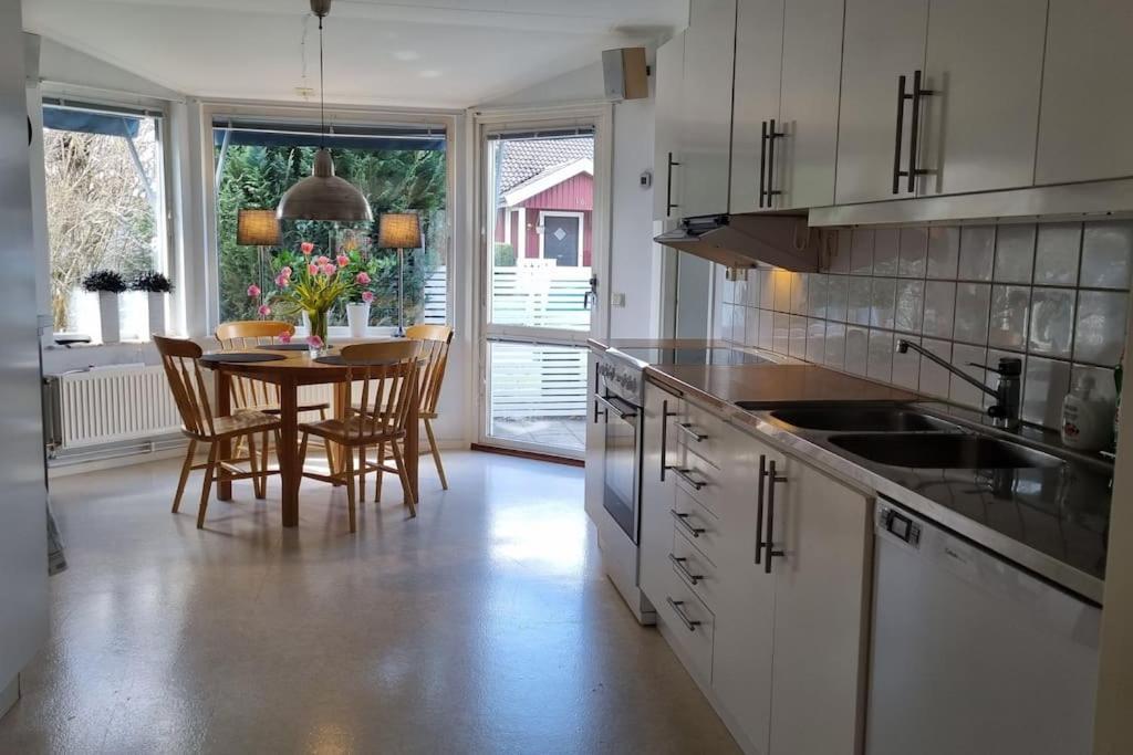 Trivsamt Parhus I Lugnt Omrade Inne I Tranas! Экстерьер фото