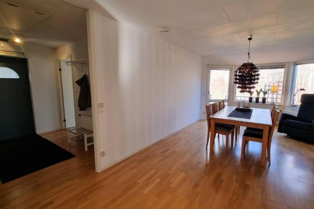 Trivsamt Parhus I Lugnt Omrade Inne I Tranas! Экстерьер фото